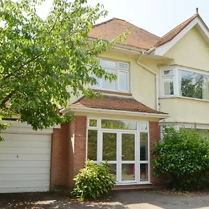 A Cozy House To In Sunny Bournemouth